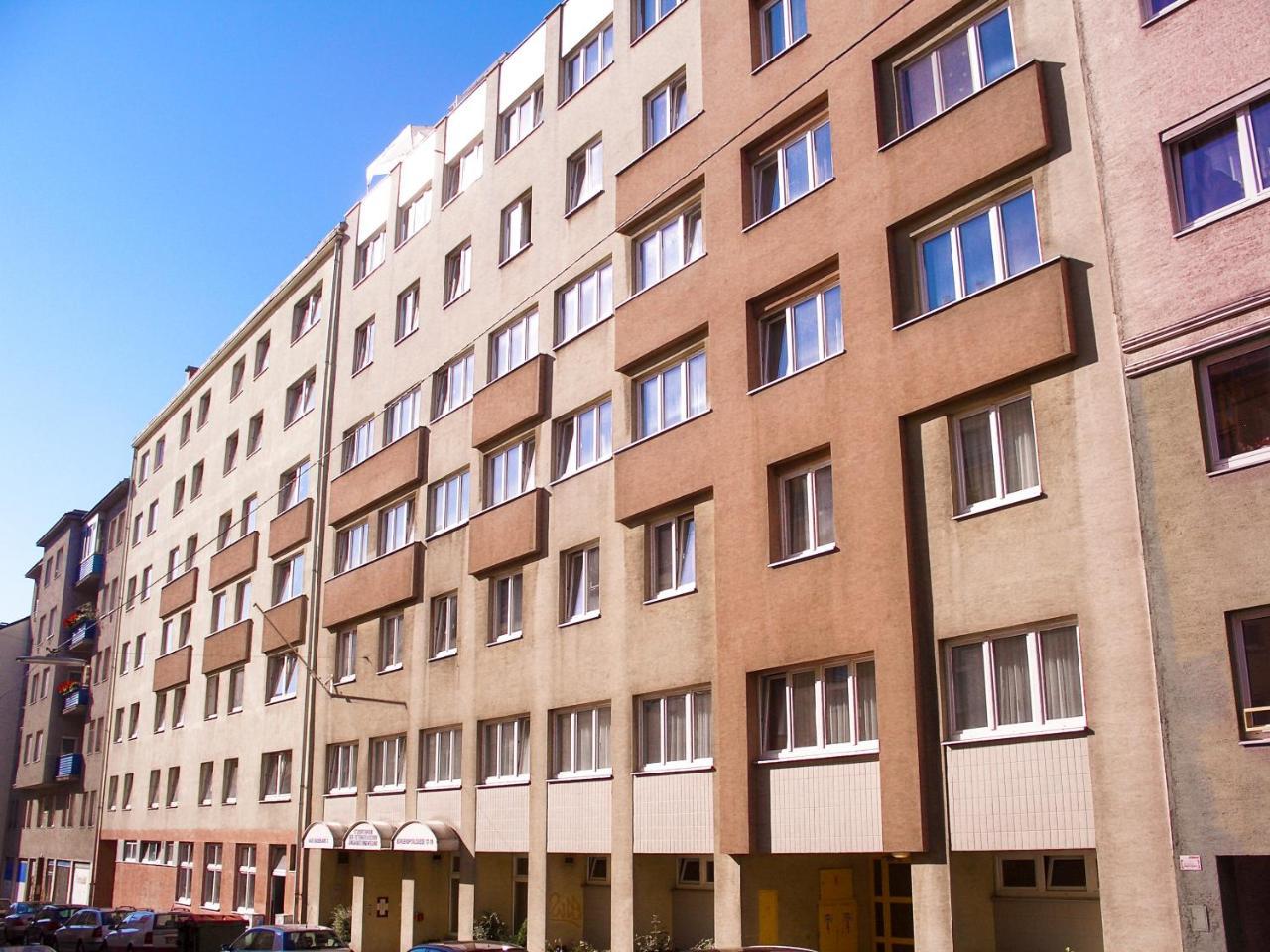 myNext - Westbahnhof Hostel One Wien Exterior foto